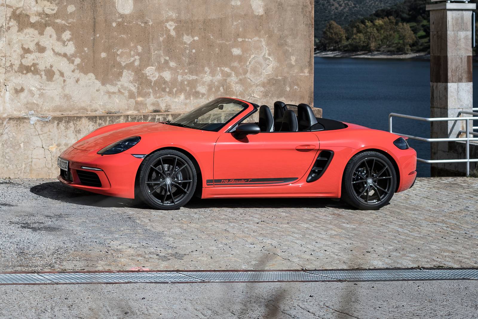 2021 Porsche 718 Boxster — OEM photo 5