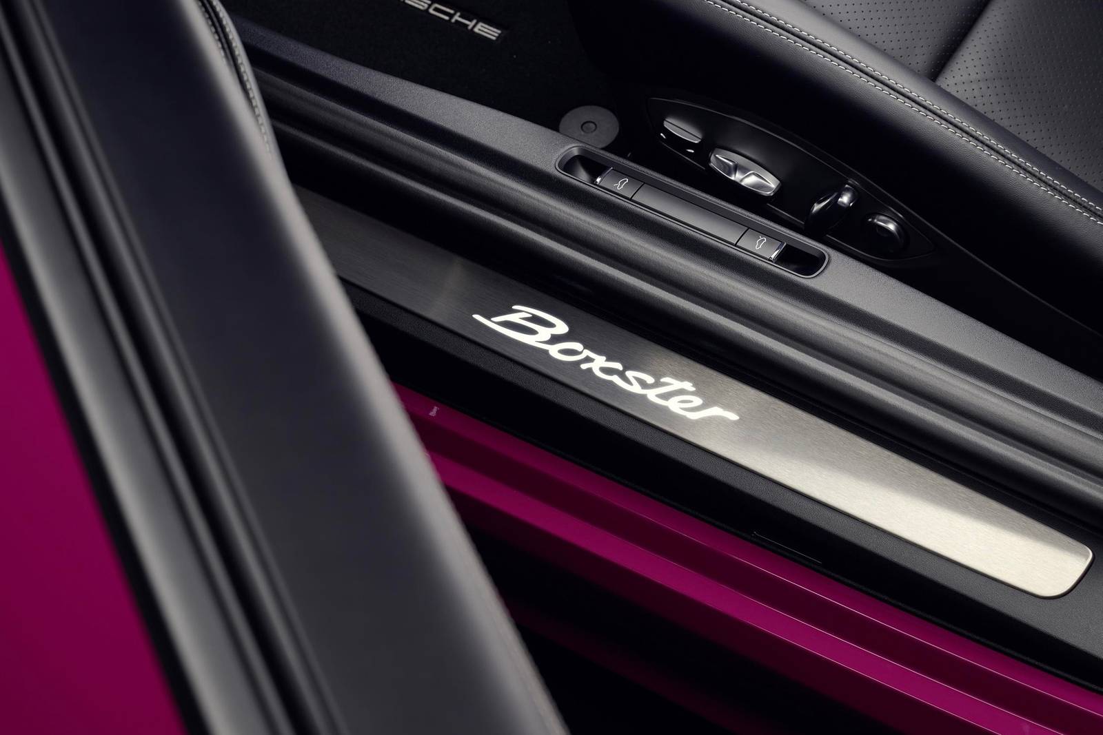 2024 Porsche 718 Boxster interior DETAIL