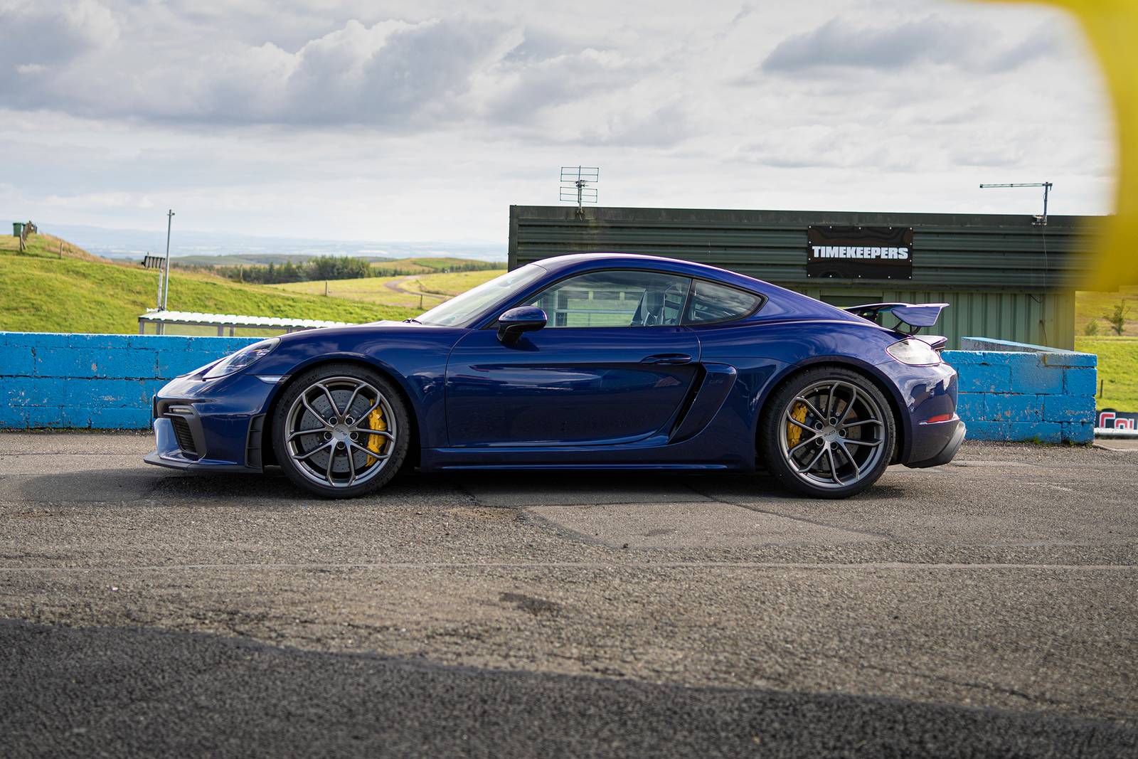 2021 Porsche 718 Cayman — OEM photo 4