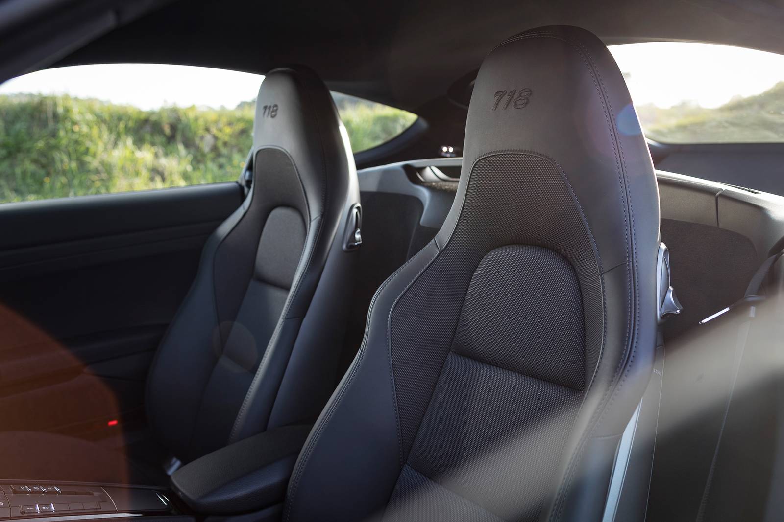 2021 Porsche 718 Cayman interior DETAIL