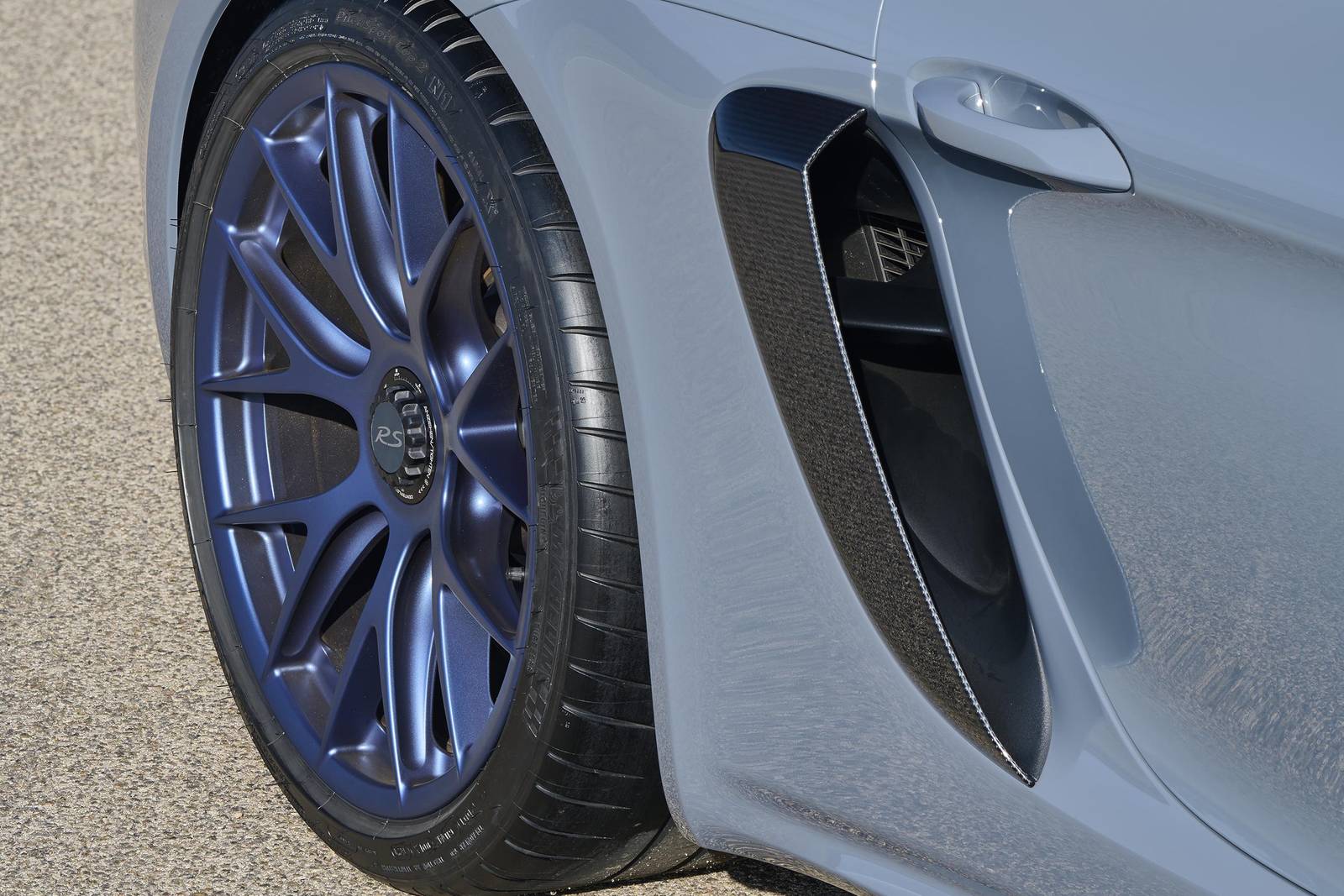 2022 Porsche 718 Cayman exterior EDETAIL