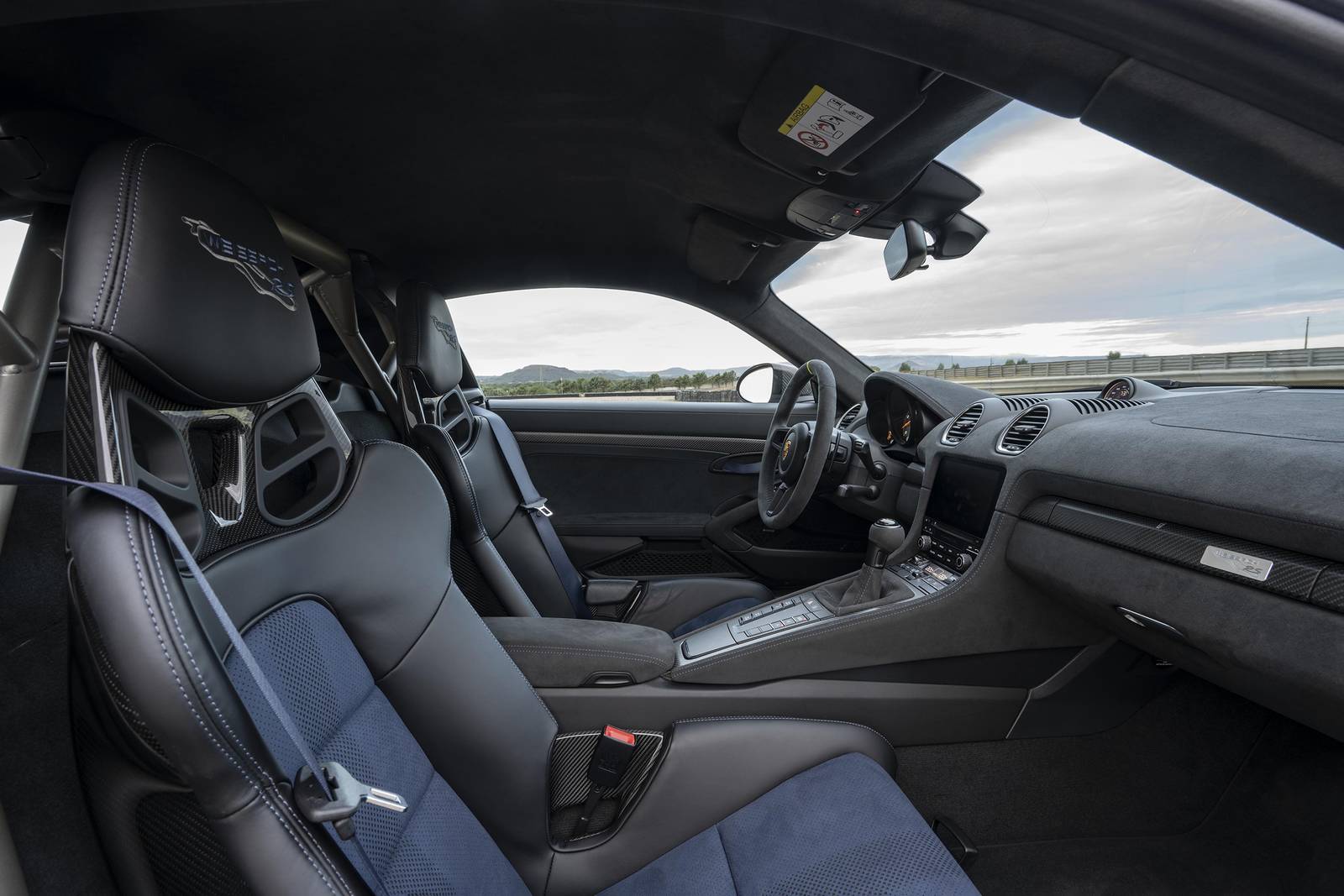 2022 Porsche 718 Cayman interior DETAIL