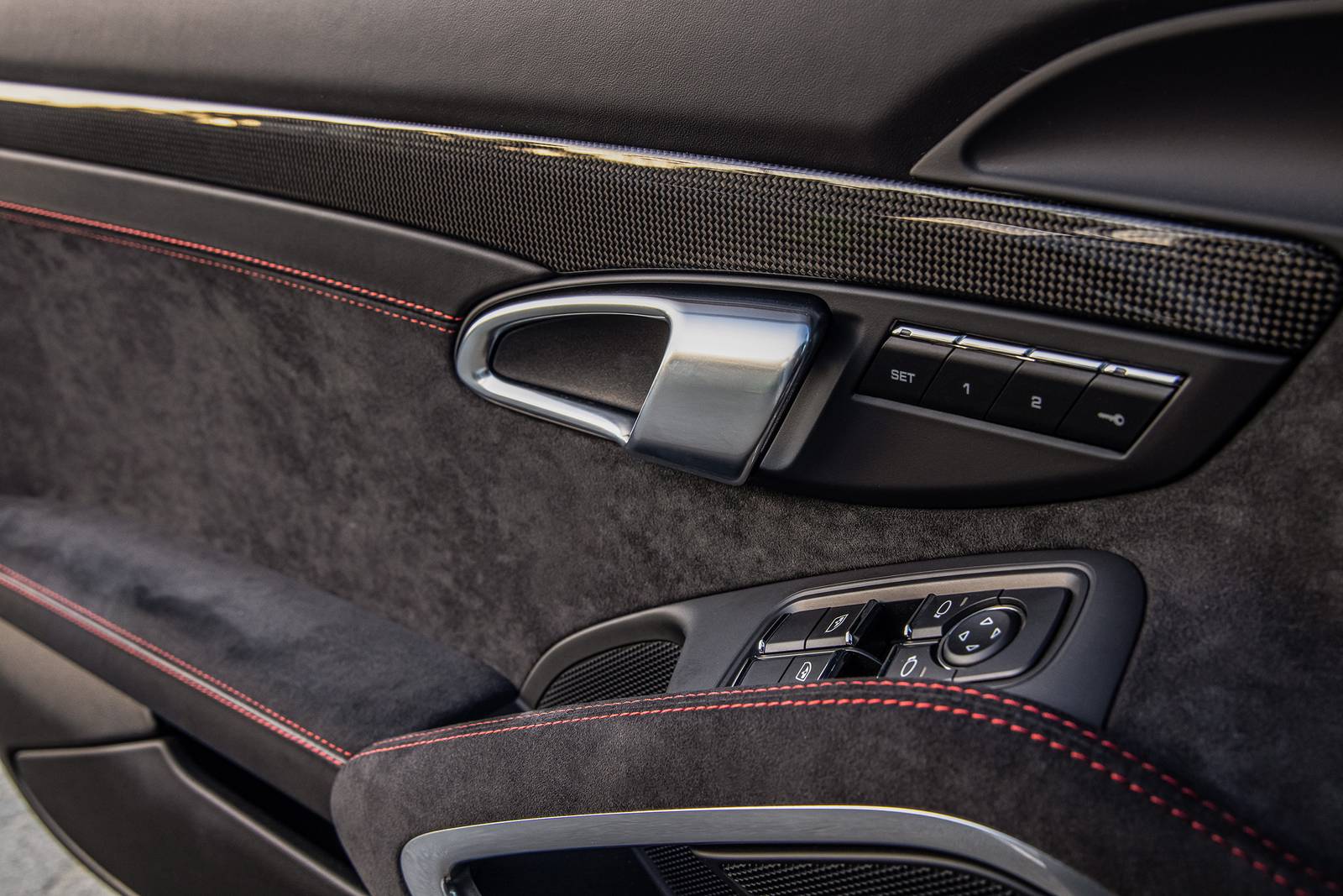 2025 Porsche 718 Cayman interior DETAIL