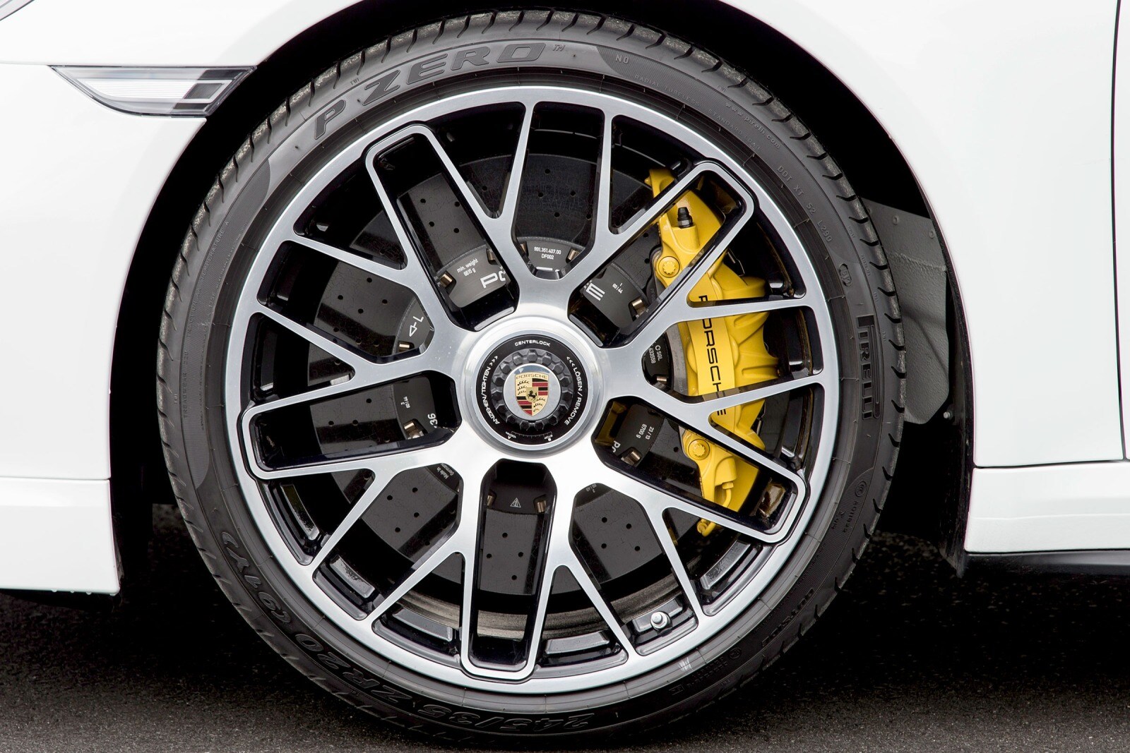 2016 Porsche 911 exterior W