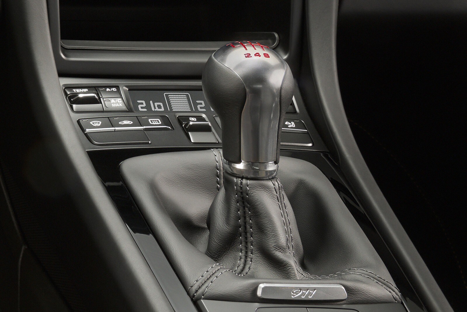 2018 Porsche 911 interior SHF