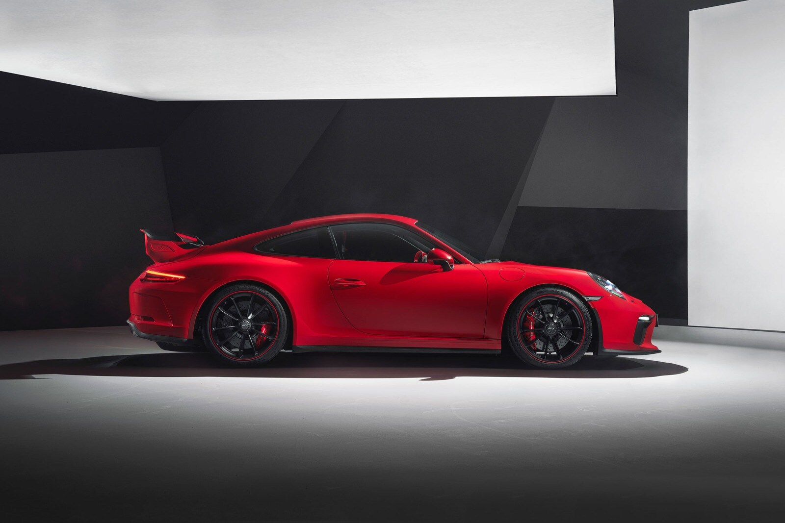 2018 Porsche 911 exterior FQ