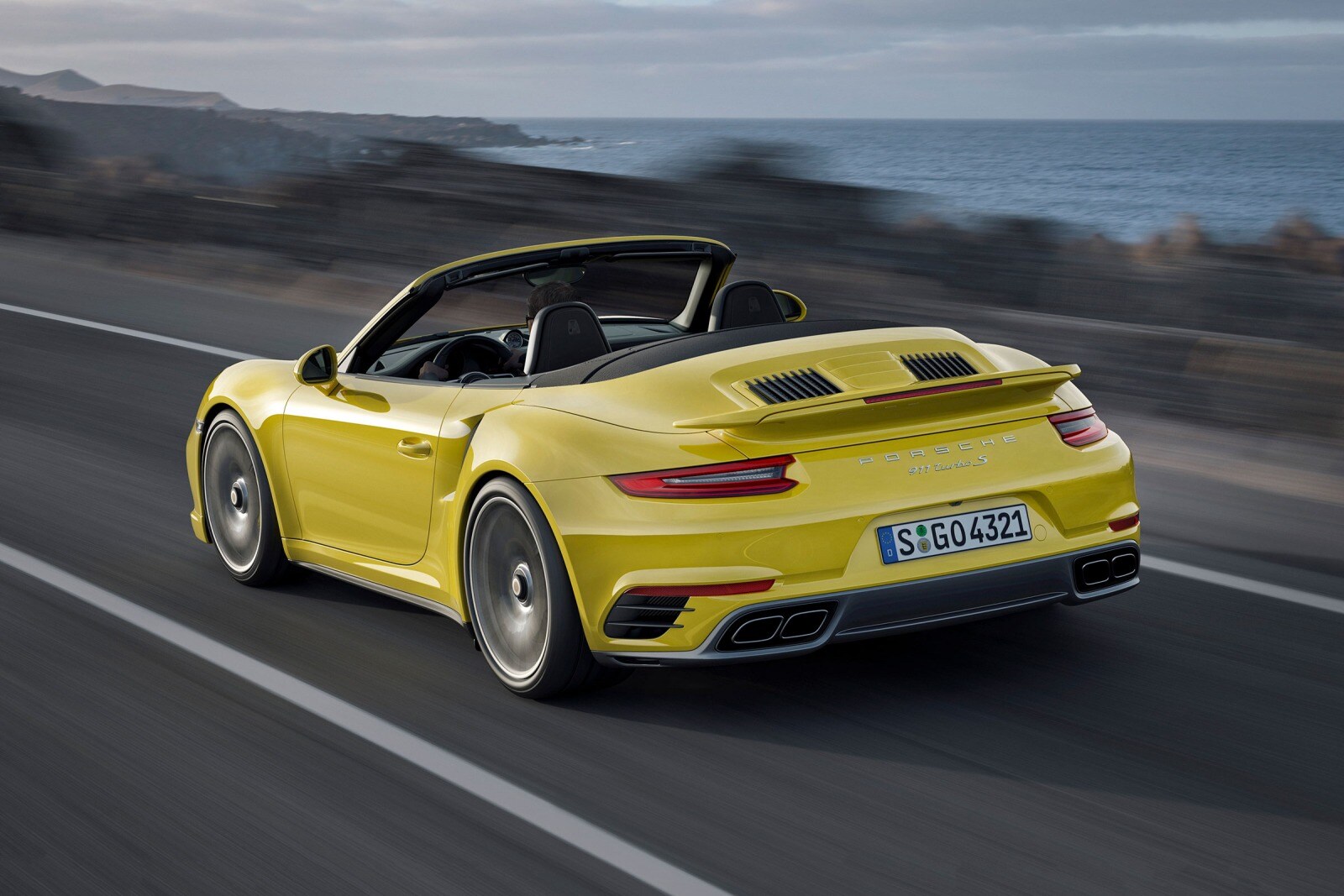 2018 Porsche 911 exterior FQ