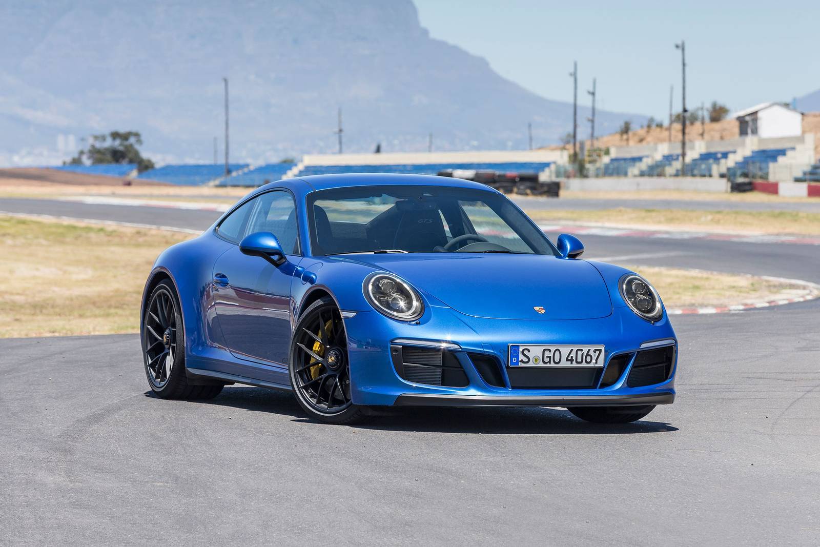 2019 Porsche 911 exterior FQ