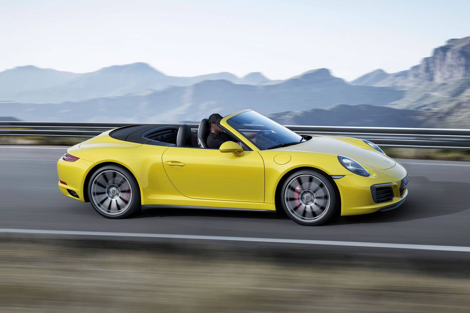2019 Porsche 911 exterior FQ