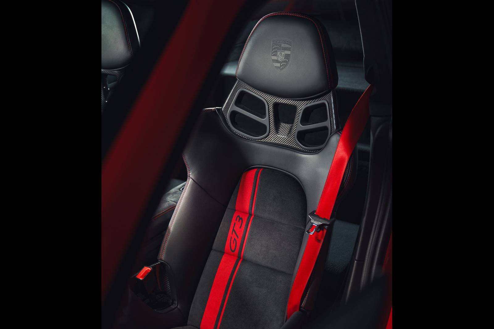 2019 Porsche 911 front safety DETAIL