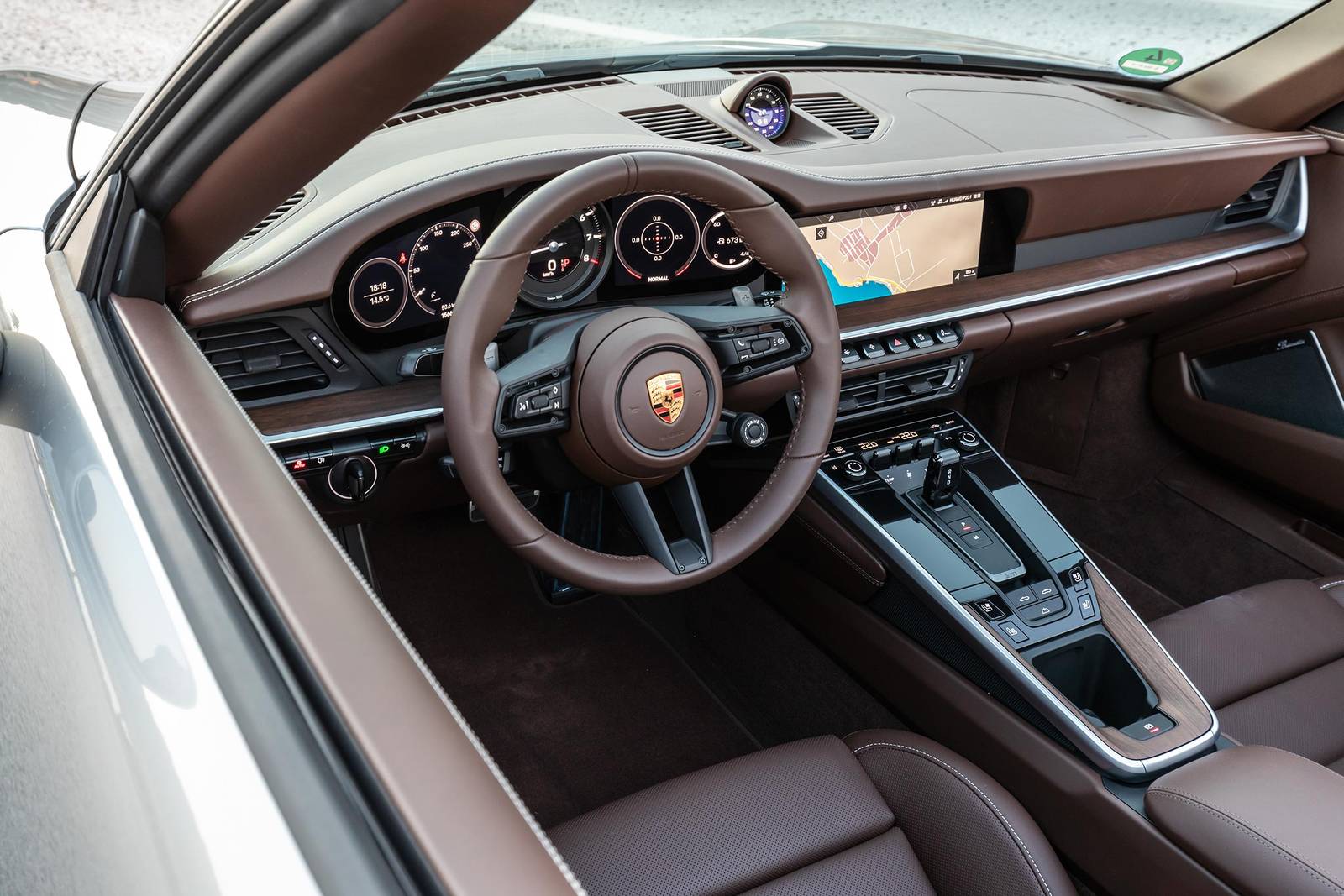 2020 Porsche 911 interior SWD