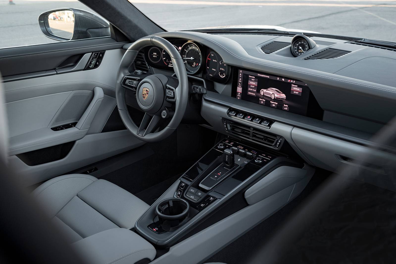 2020 Porsche 911 interior SWD
