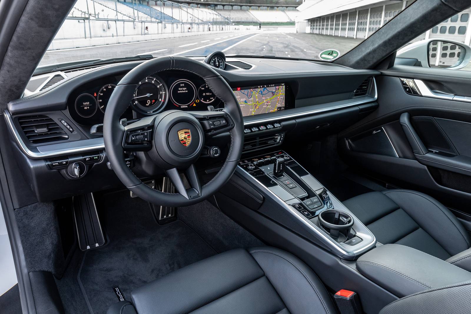 2021 Porsche 911 interior D
