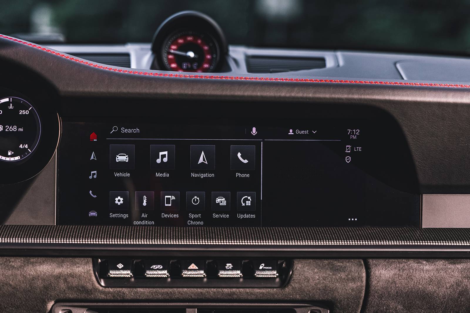 2022 Porsche 911 interior CC