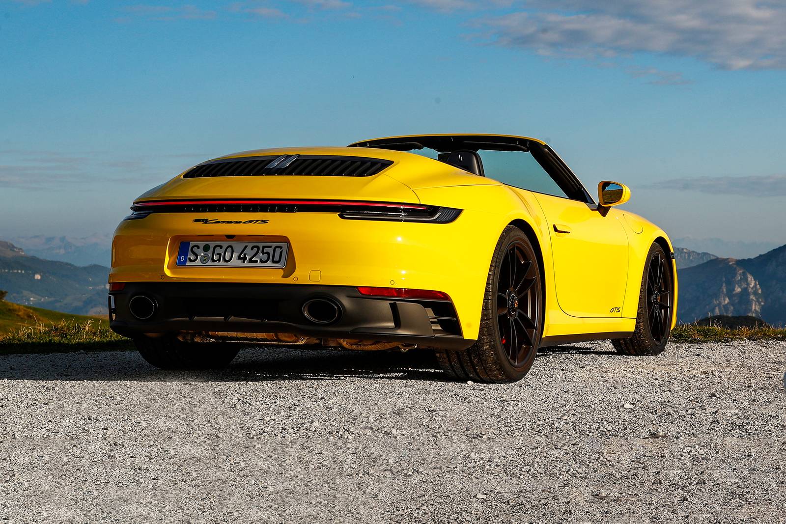 2023 Porsche 911 — OEM photo 5