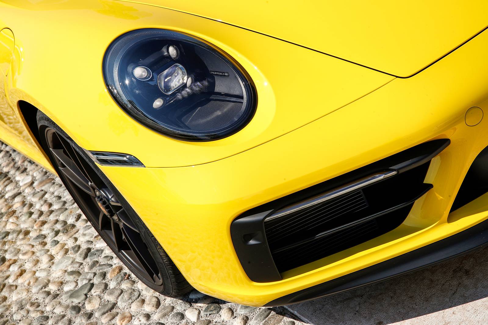 2023 Porsche 911 exterior EDETAIL