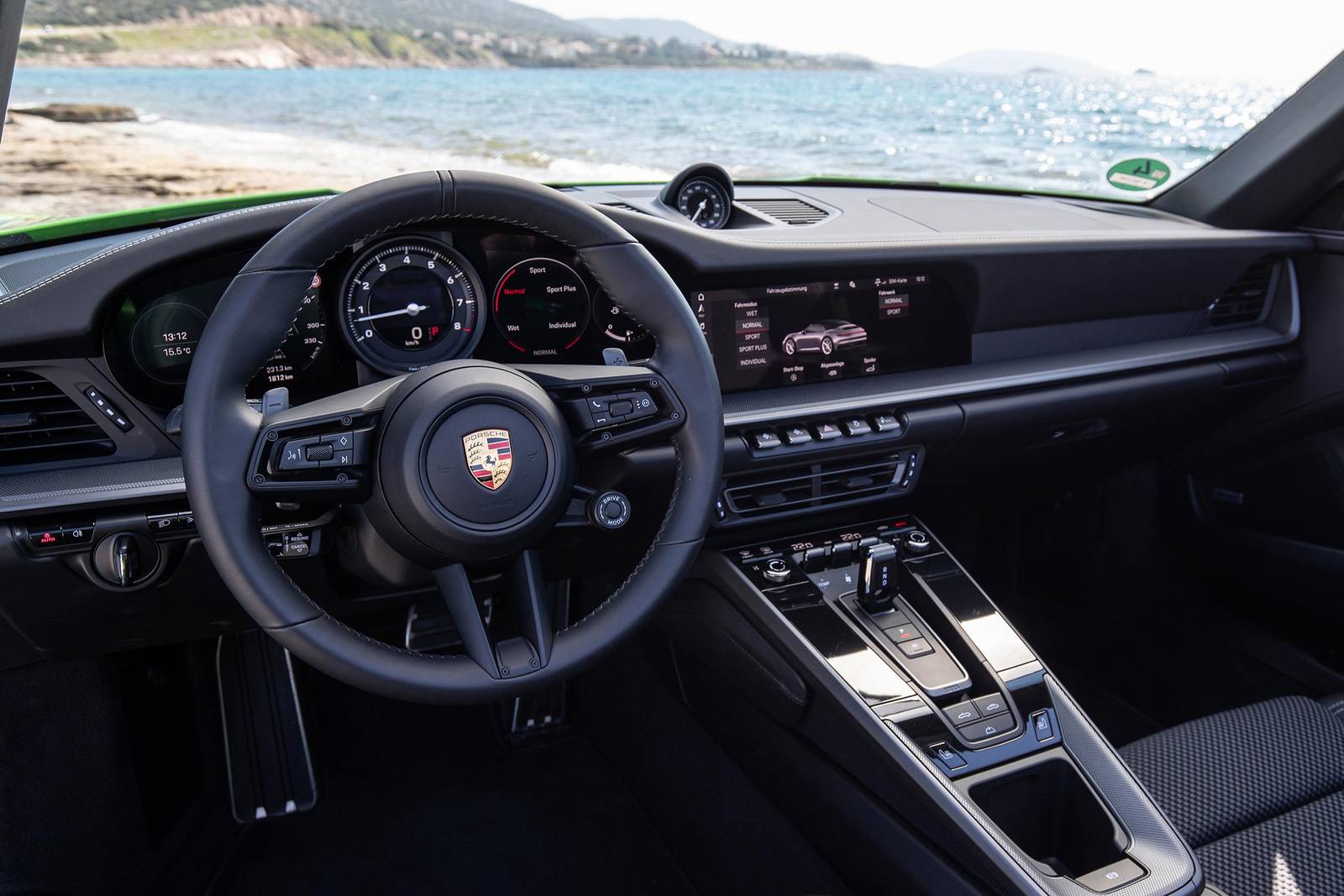2023 Porsche 911 interior D