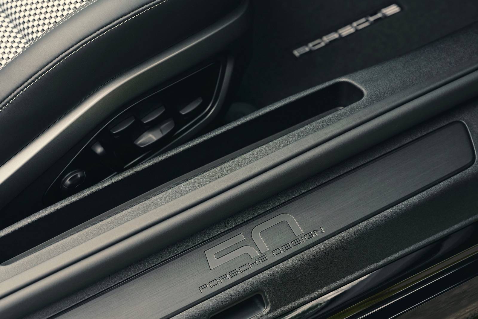 2023 Porsche 911 interior DETAIL