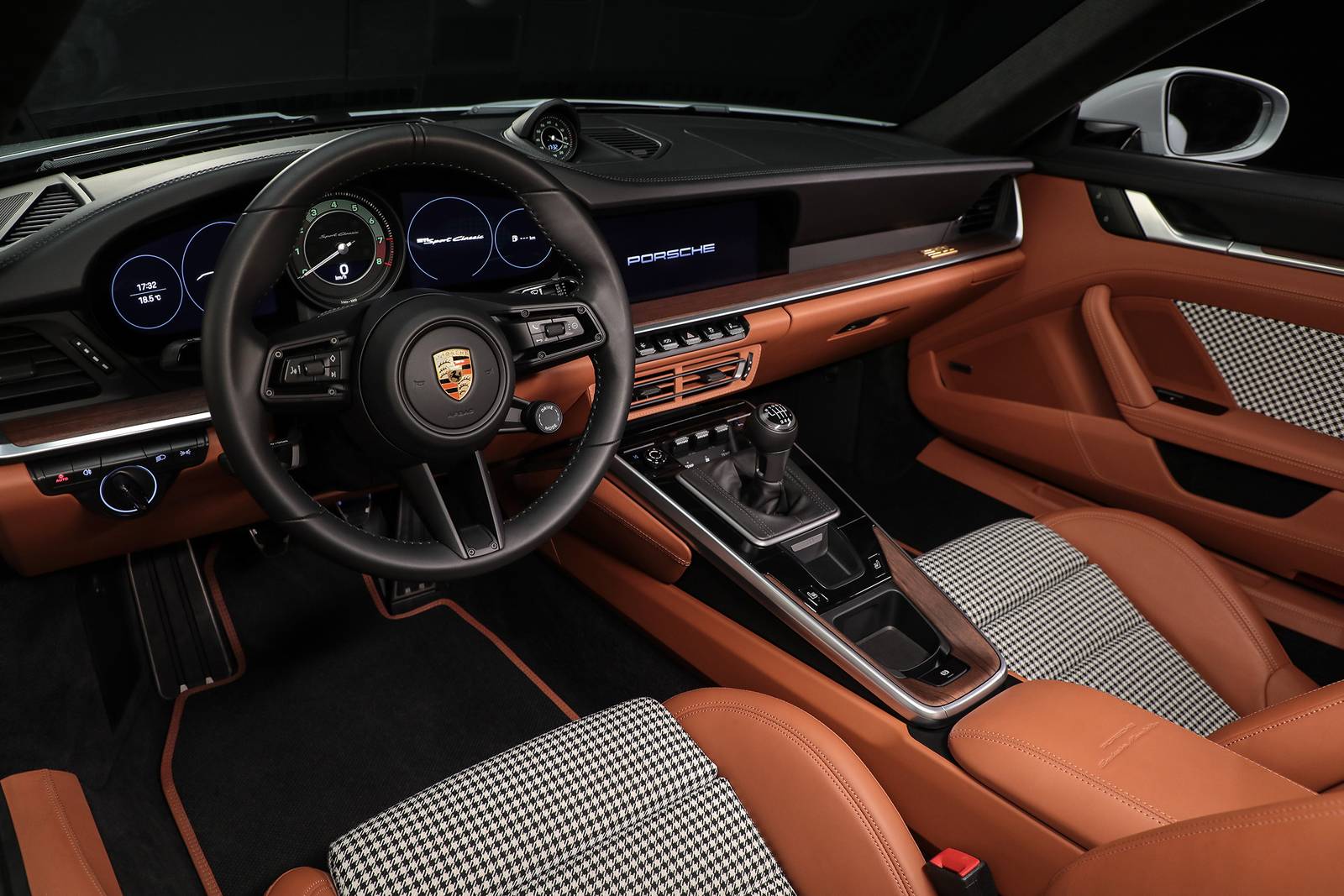 2023 Porsche 911 interior D