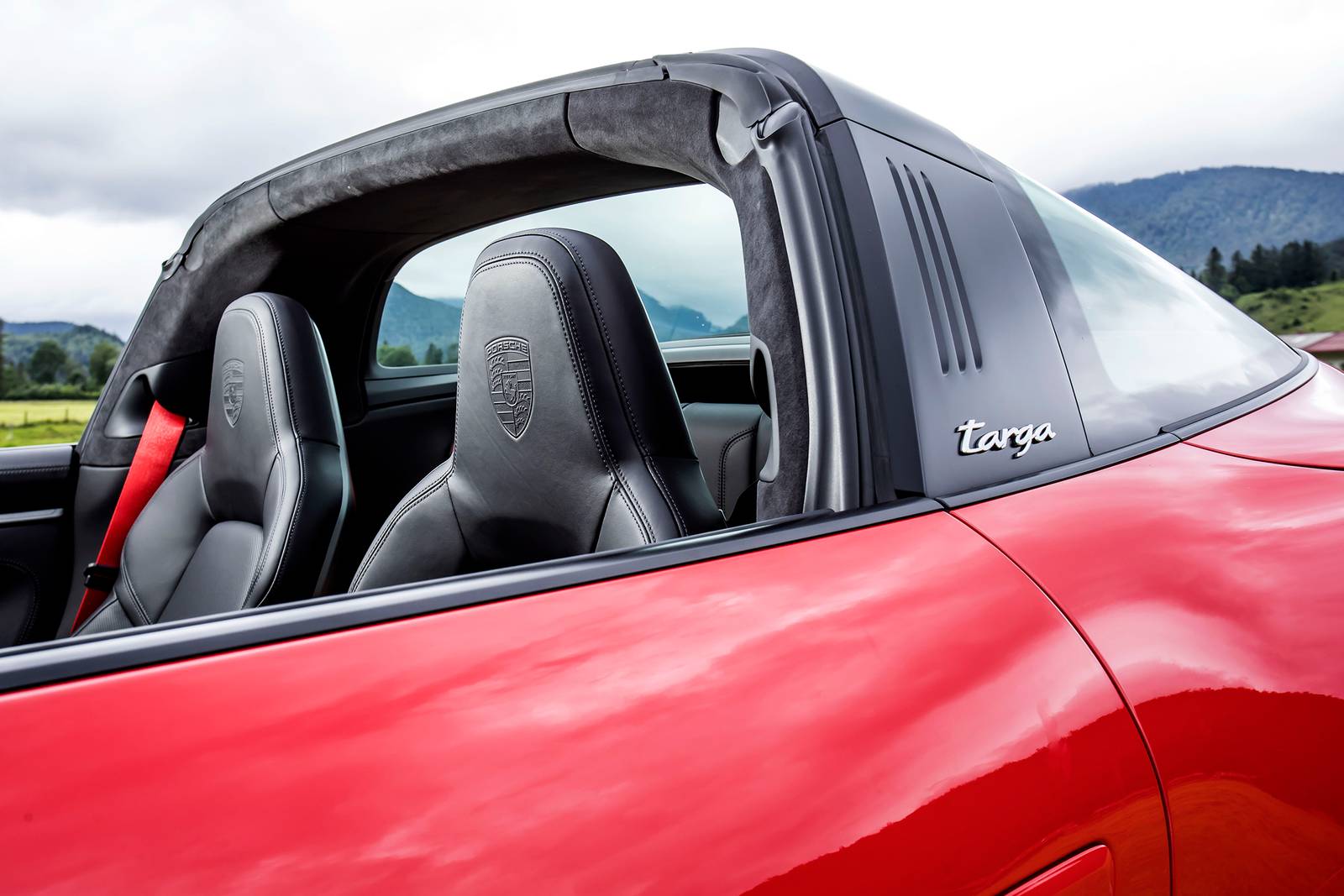 2024 Porsche 911 interior DETAIL