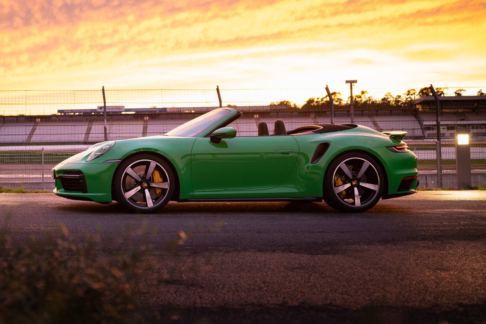 2025 Porsche 911 — OEM photo 4