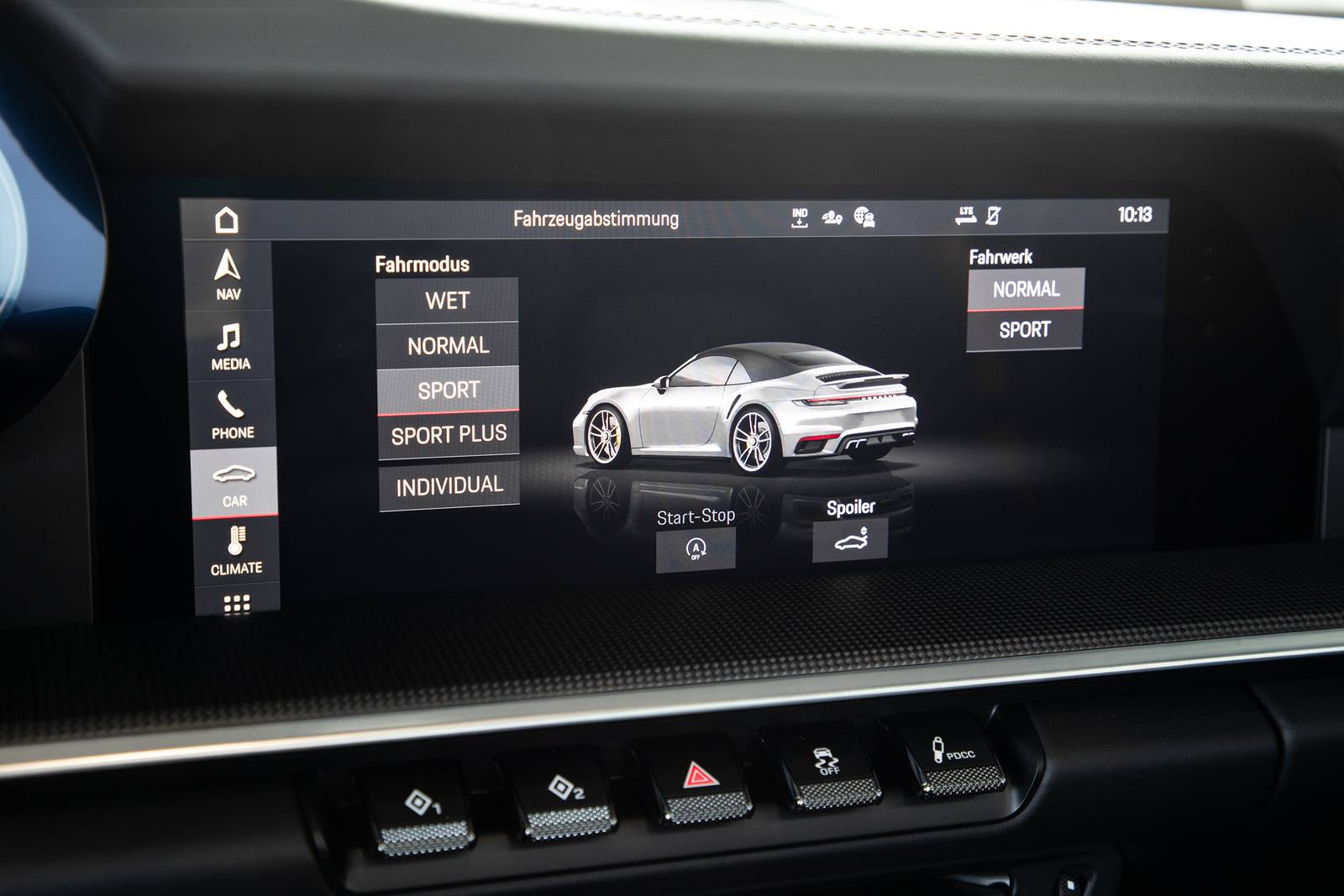 2025 Porsche 911 interior CC