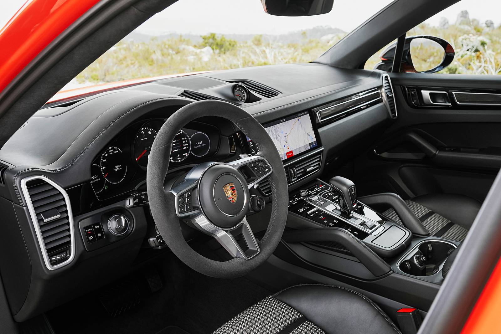 2020 Porsche Cayenne interior SWD