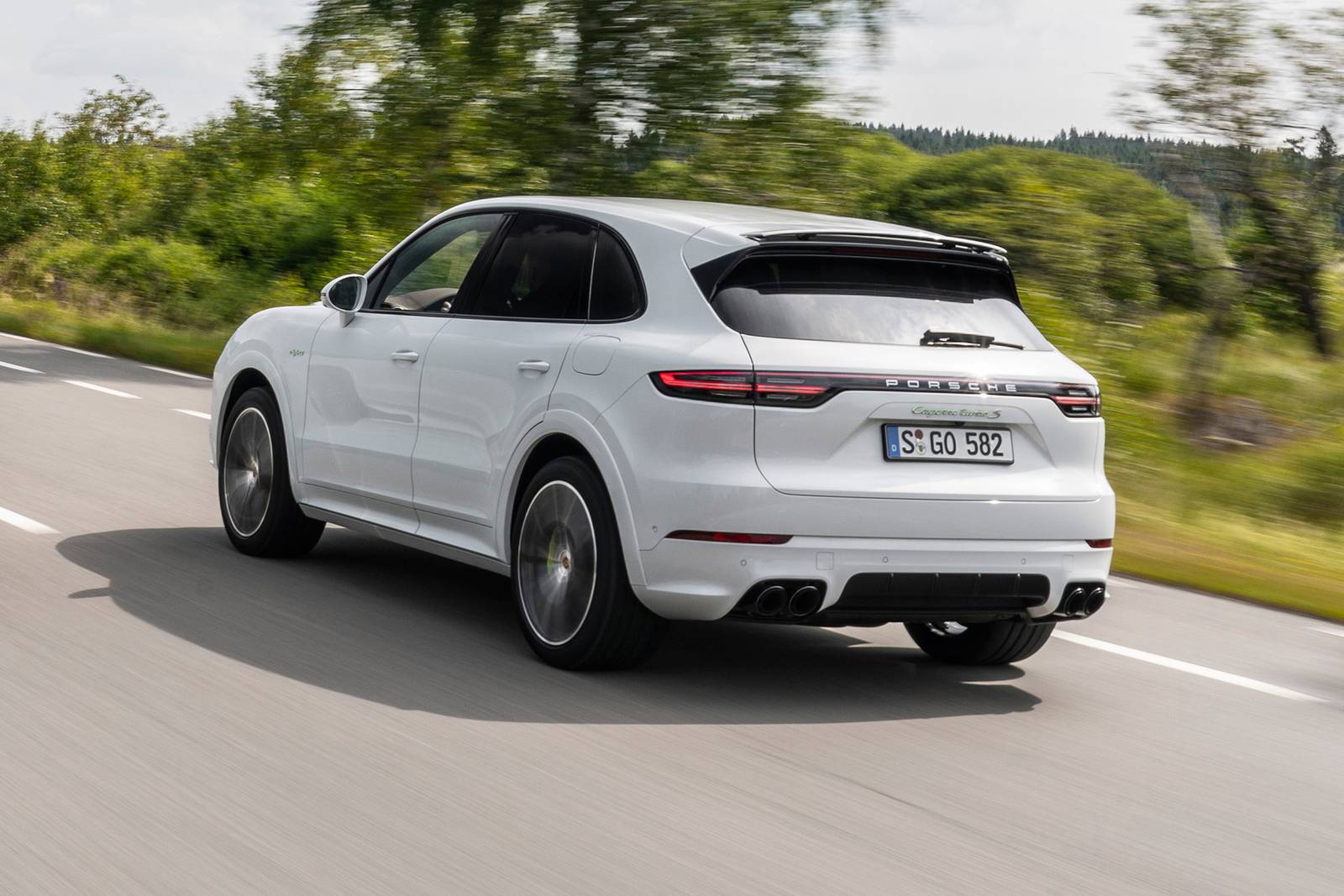 2020 Porsche Cayenne exterior FQ