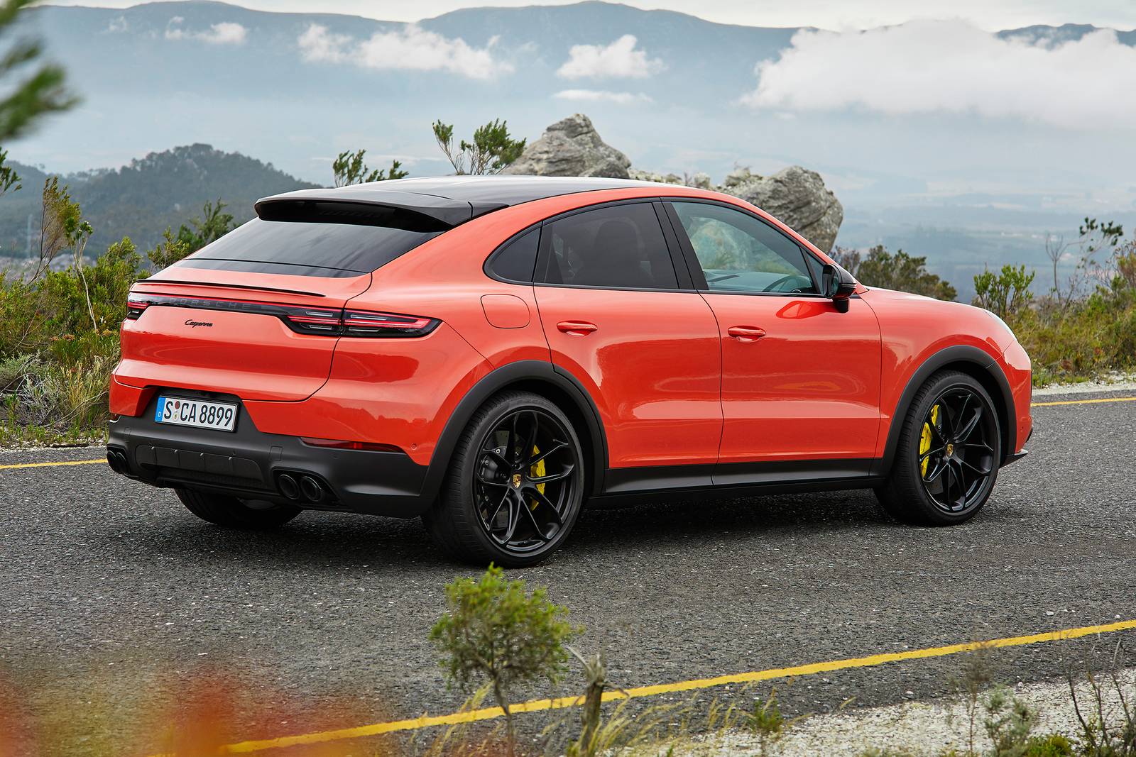 2021 Porsche Cayenne exterior FQ