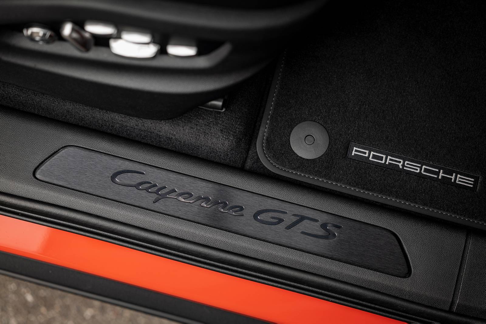 2021 Porsche Cayenne interior DETAIL