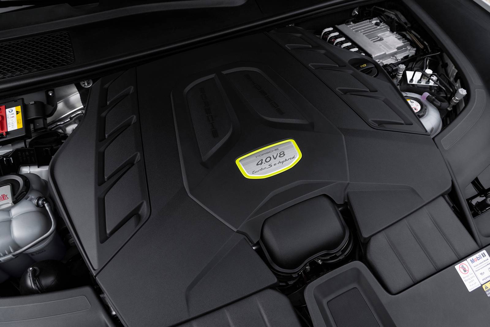 2021 Porsche Cayenne exterior E