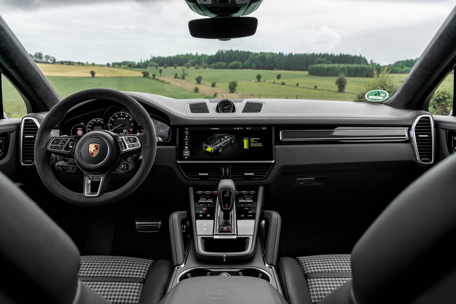 2021 Porsche Cayenne interior D