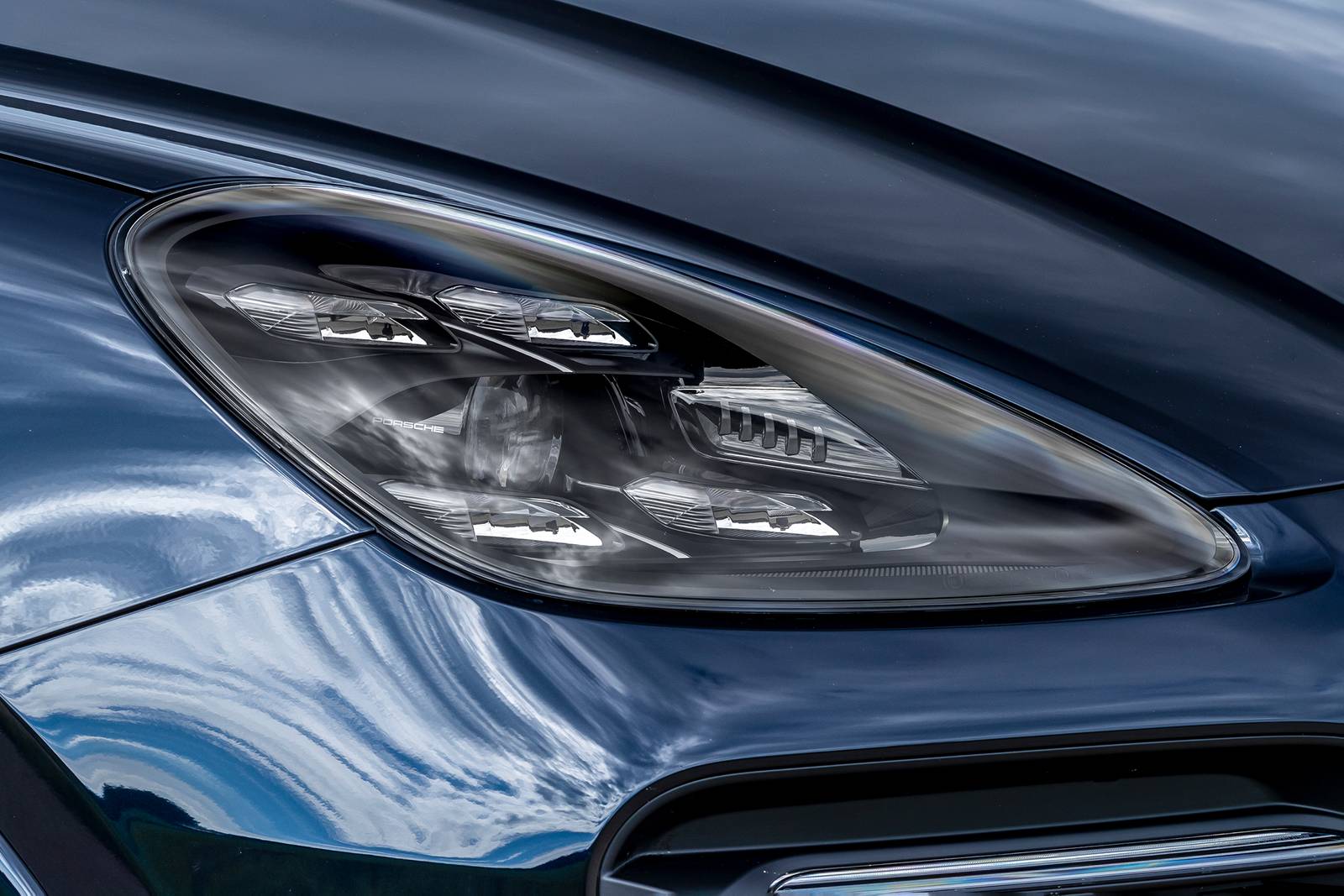 2022 Porsche Cayenne exterior EDETAIL