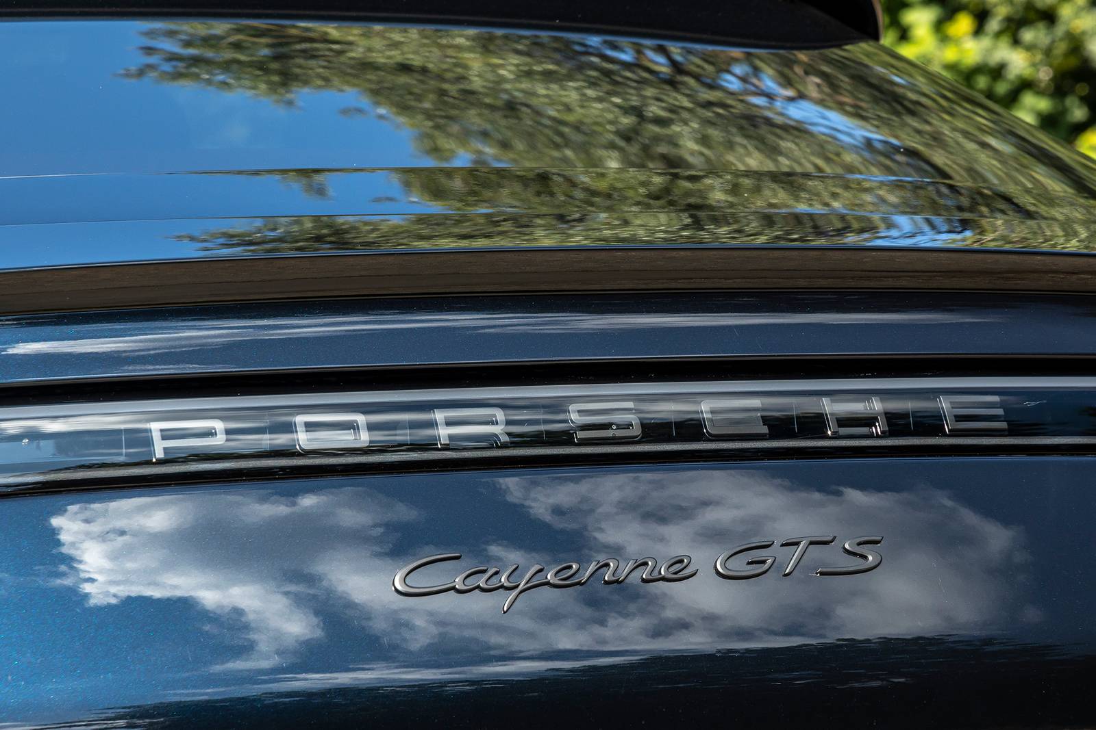 2022 Porsche Cayenne exterior RBDG