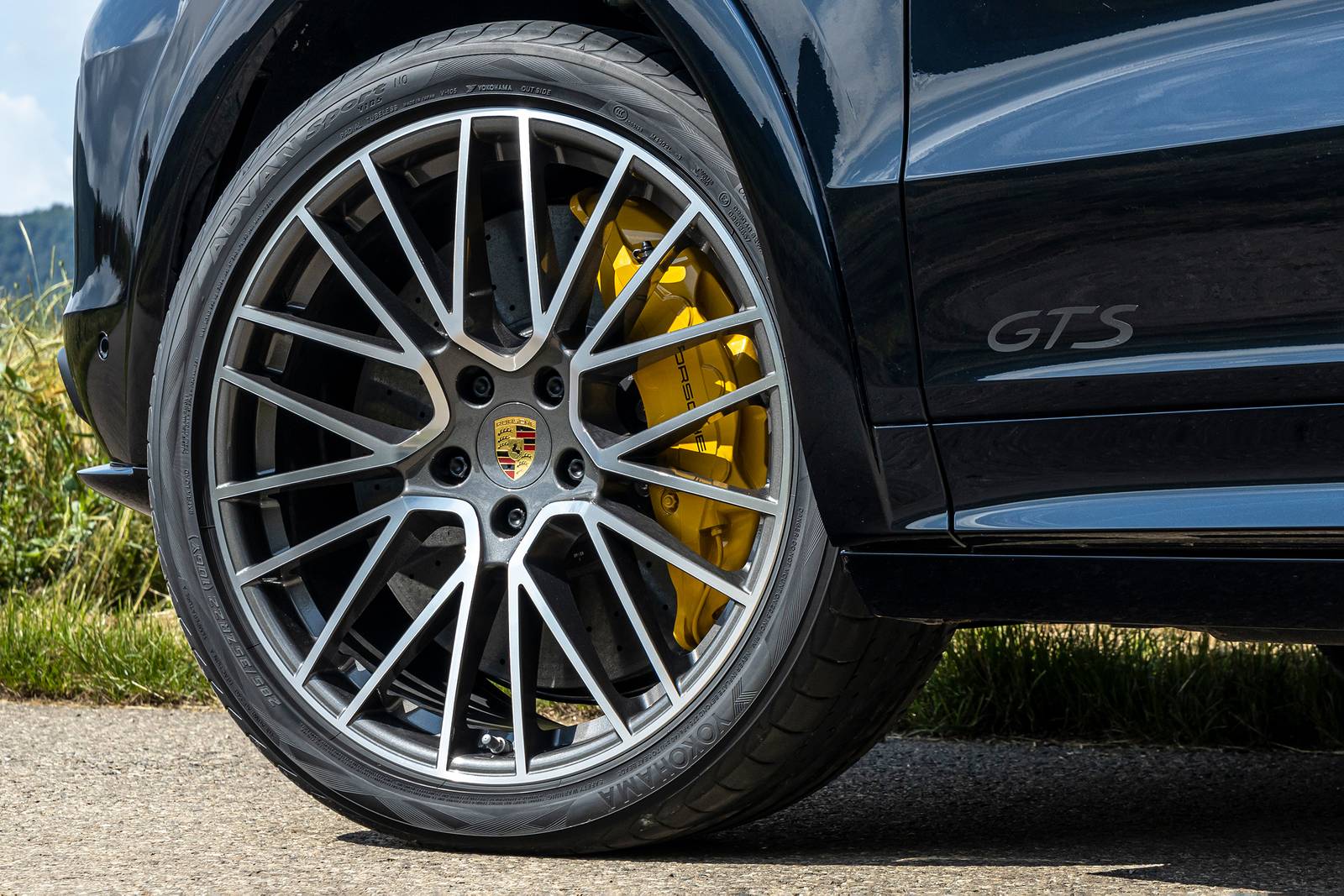 2022 Porsche Cayenne exterior W