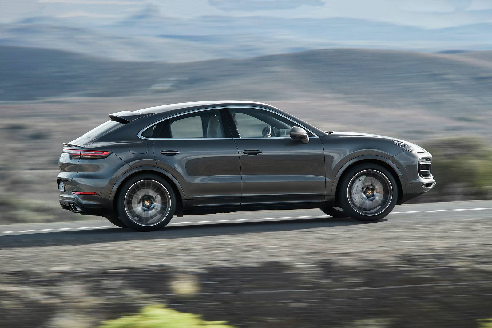 2022 Porsche Cayenne exterior S