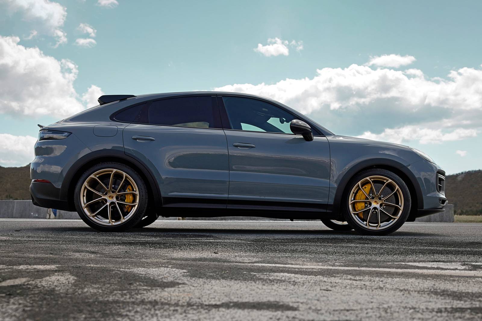 2022 Porsche Cayenne exterior S
