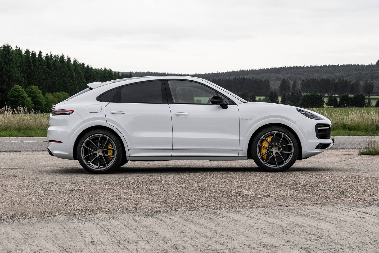2022 Porsche Cayenne exterior S