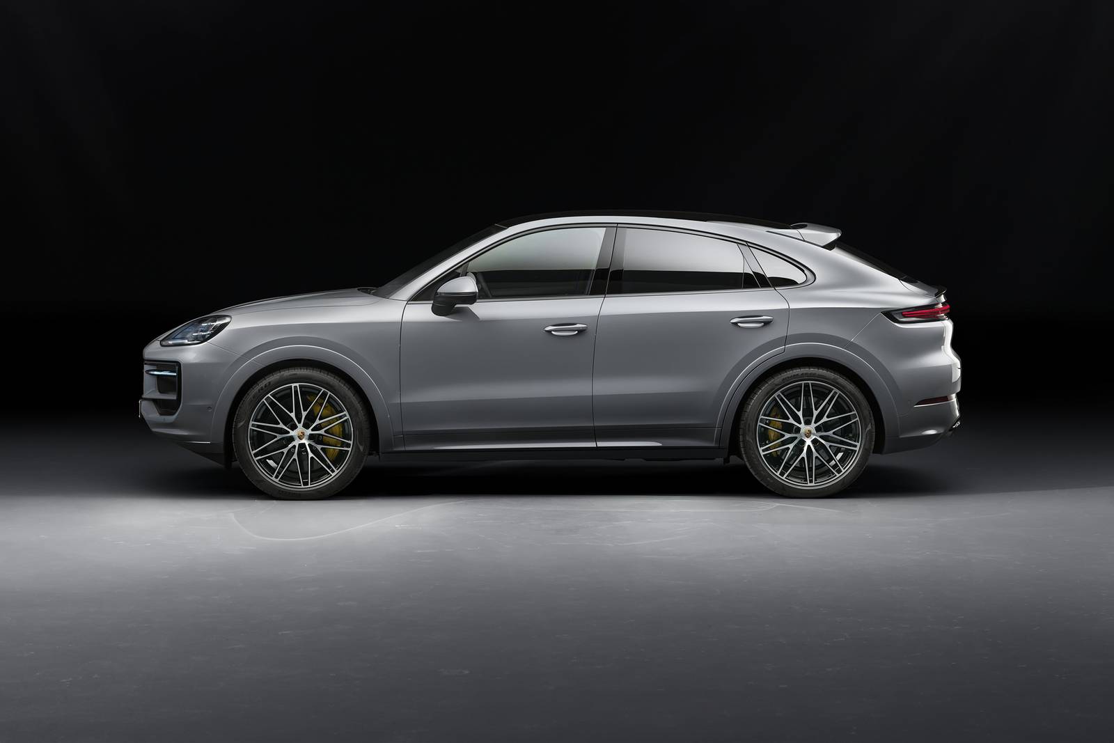 2024 Porsche Cayenne exterior S