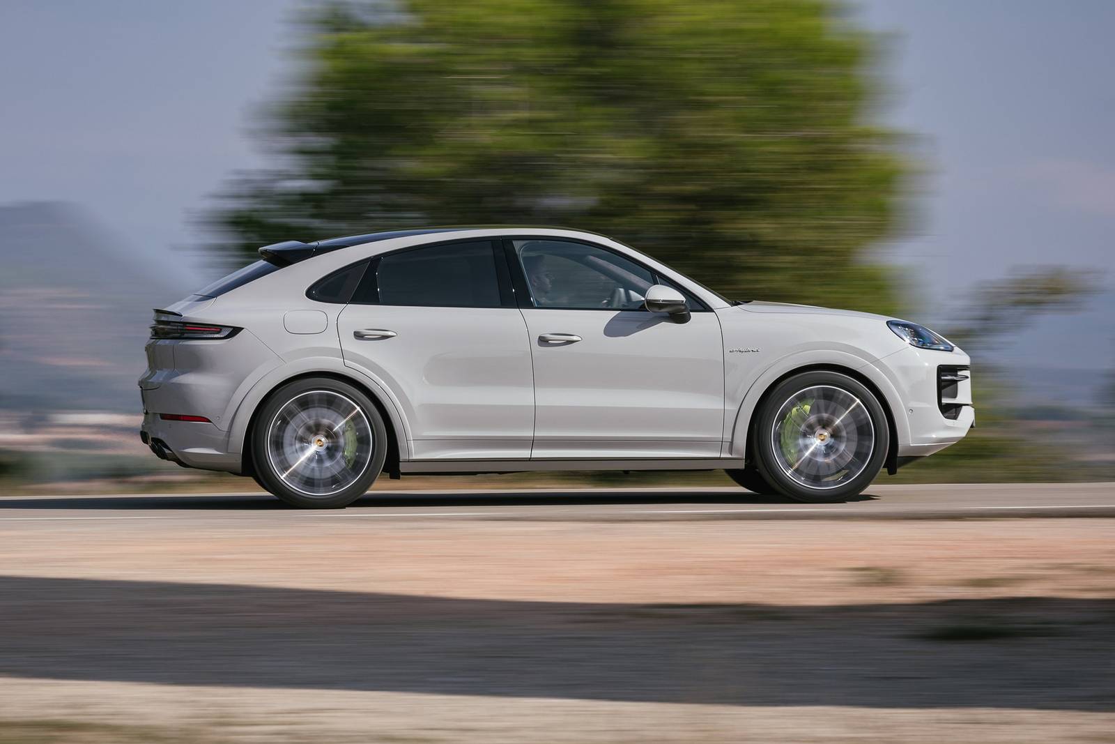 2024 Porsche Cayenne exterior S