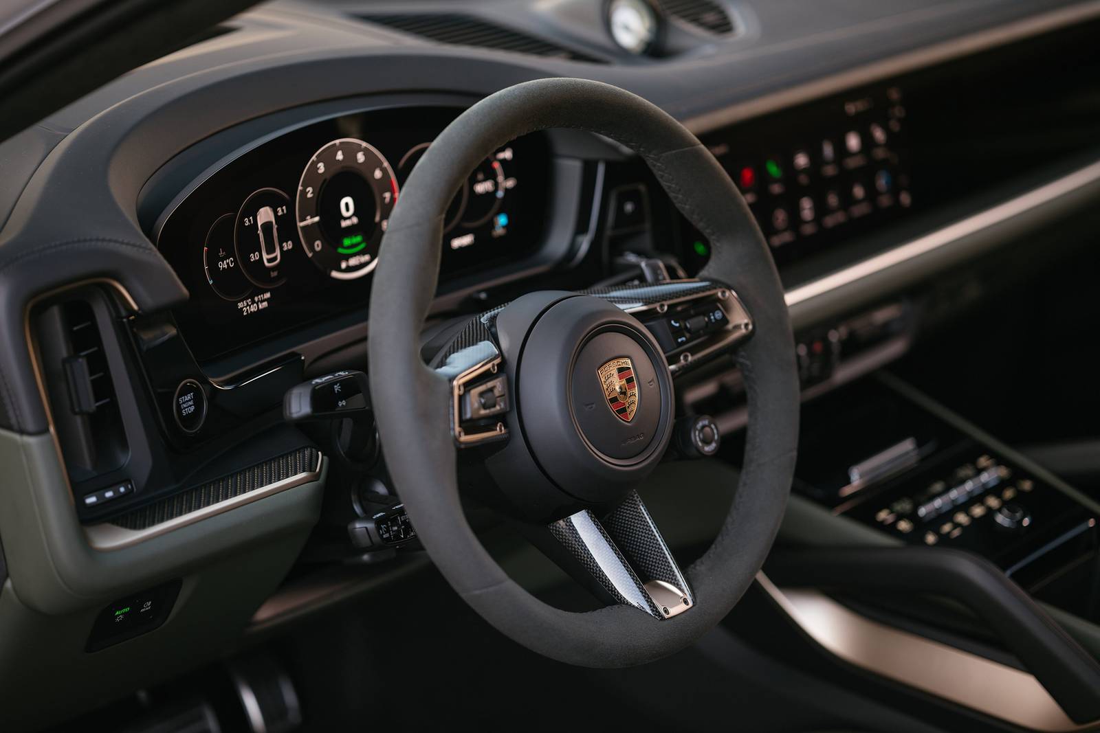 2024 Porsche Cayenne interior SWD