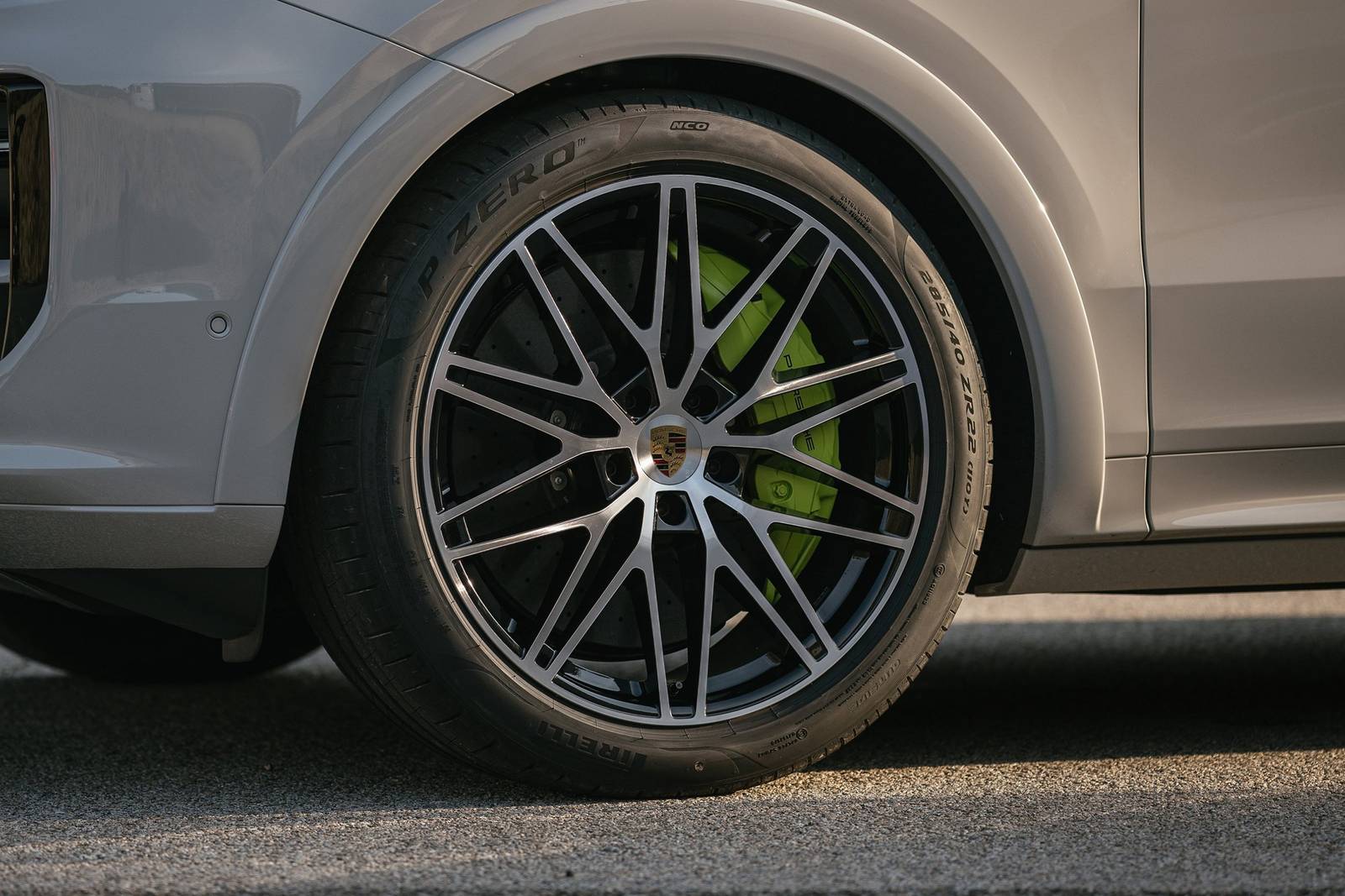 2024 Porsche Cayenne exterior W