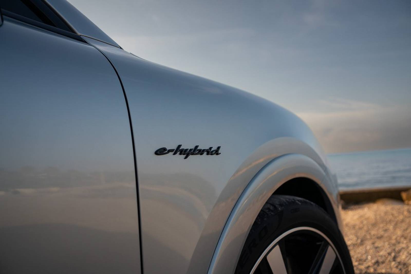 2024 Porsche Cayenne exterior FBDG