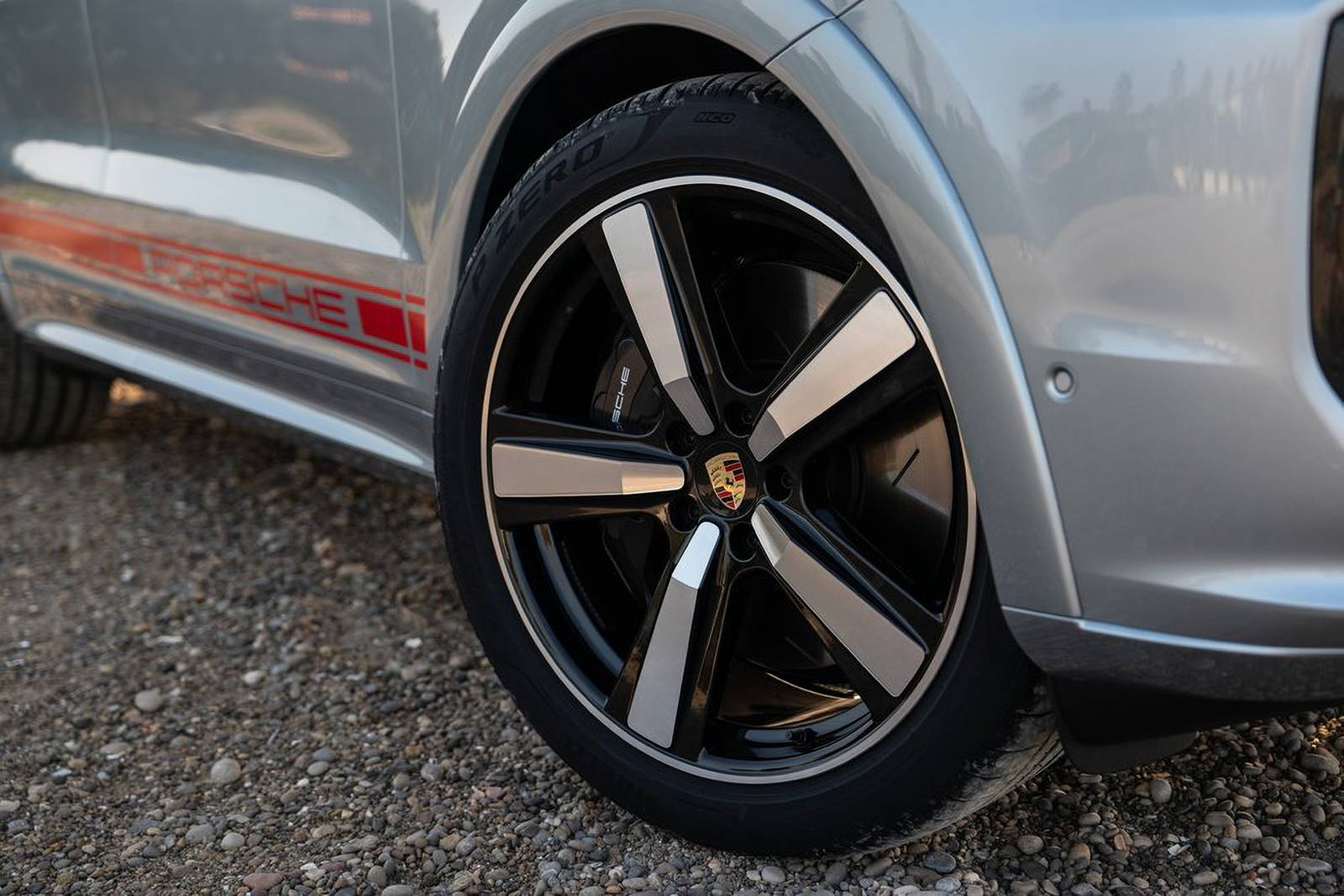 2024 Porsche Cayenne exterior W