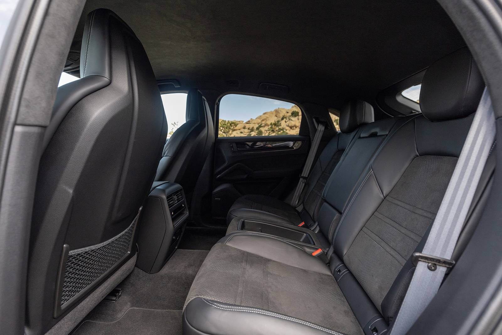 2025 Porsche Cayenne interior DETAIL