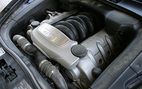 2004 Porsche Cayenne exterior E