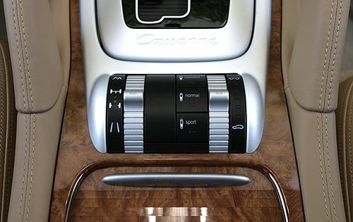 2004 Porsche Cayenne interior CC