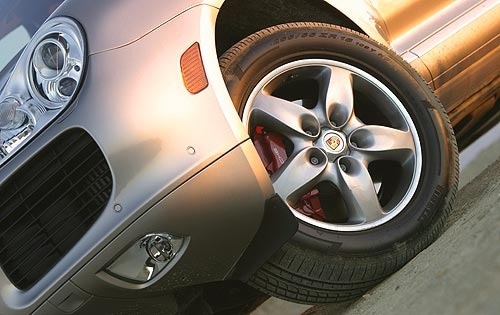 2004 Porsche Cayenne — OEM photo 2
