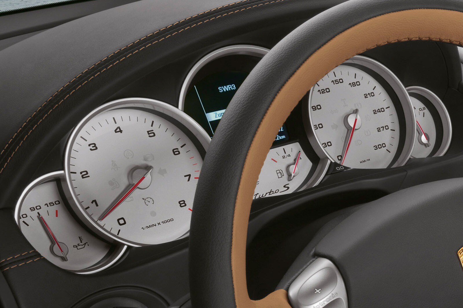 2010 Porsche Cayenne interior G