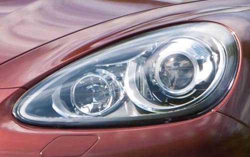 2012 Porsche Cayenne front safety DETAIL